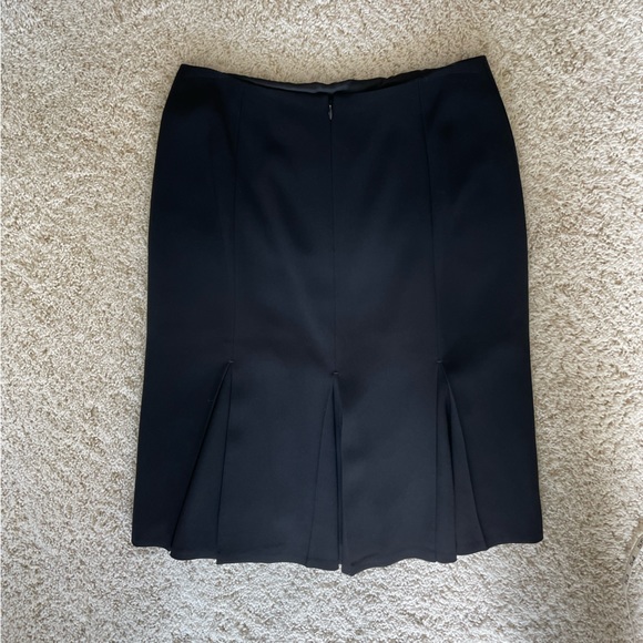 Black Midi Skirt by Ann Taylor - Picture 4 of 5